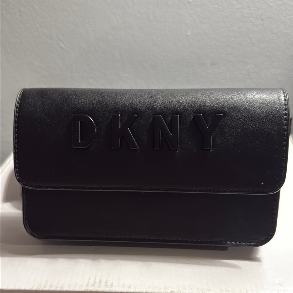 DKNY Black Leather Logo waist Wallet